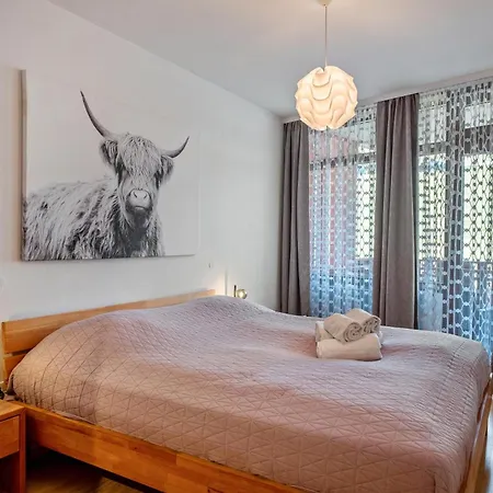 2 Mit Pool Апартаменты *